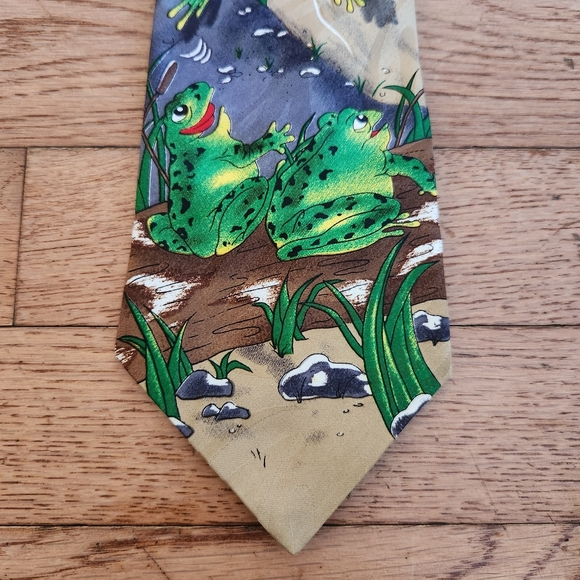 Anheuser-Busch Men's Frog Tie - Picture 2 of 10